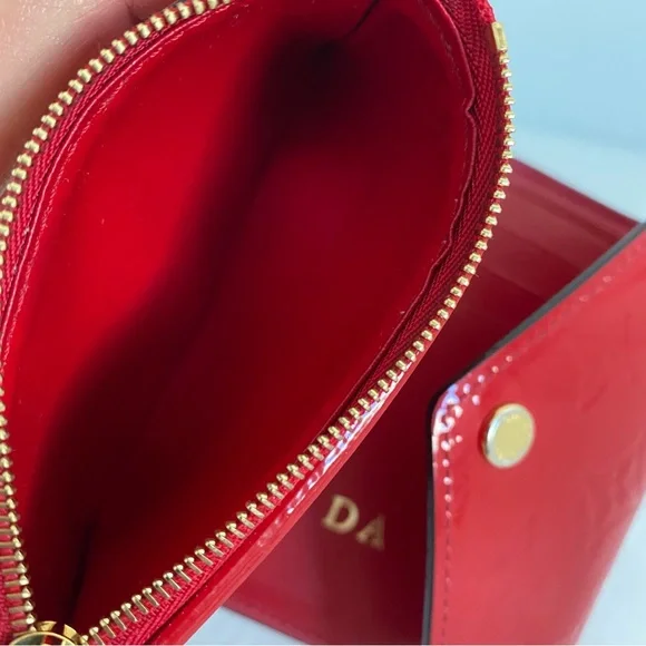 Louis Vuitton Victorine
Monogram Vernis wallet - Picture 11 of 16